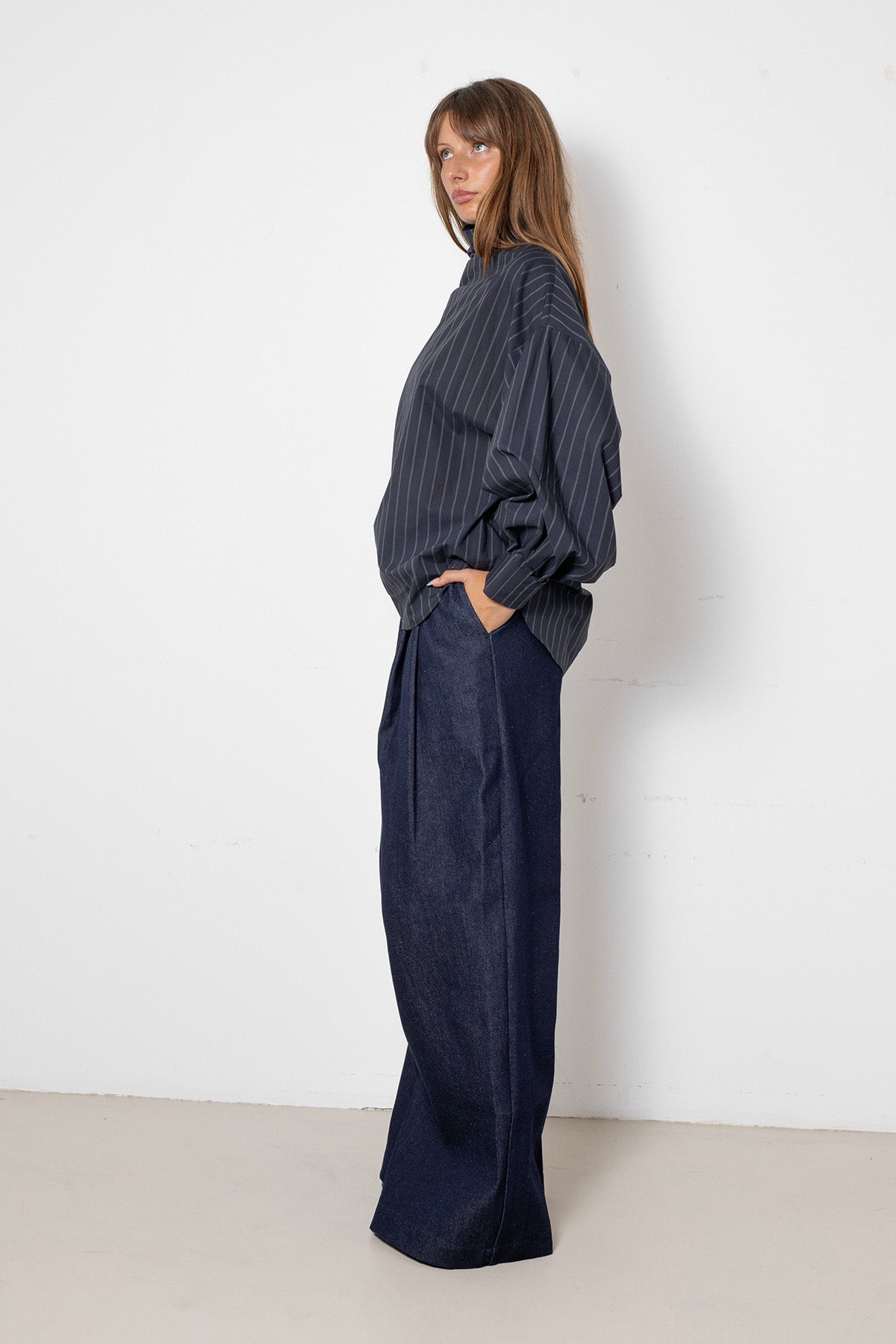 ARCHETYPE Indulging Top in Anthracite Striped Cotton (with collar)