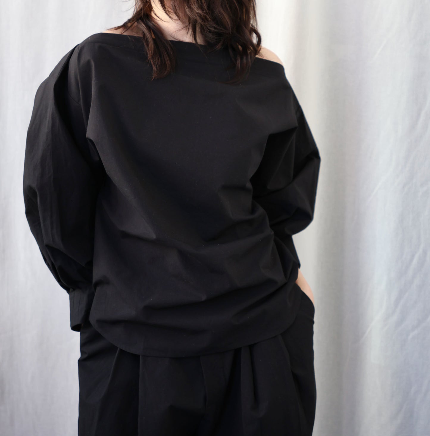 ARCHETYPE Indulging top in black cotton poplin