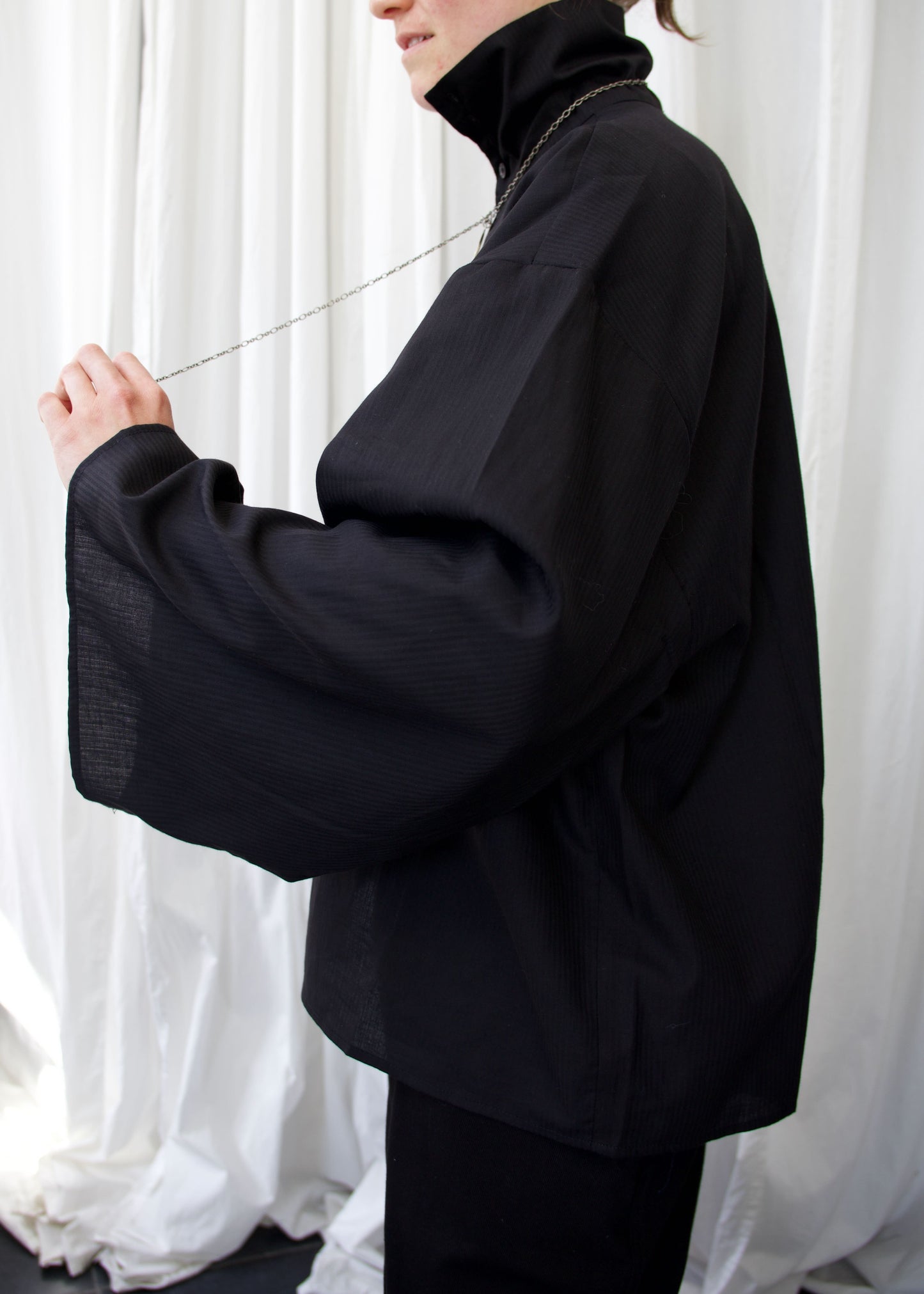 ARCHETYPE Waving shirt in black pinstriped cotton