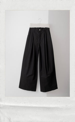 ARCHETYPE Billowing trousers in black cotton twill