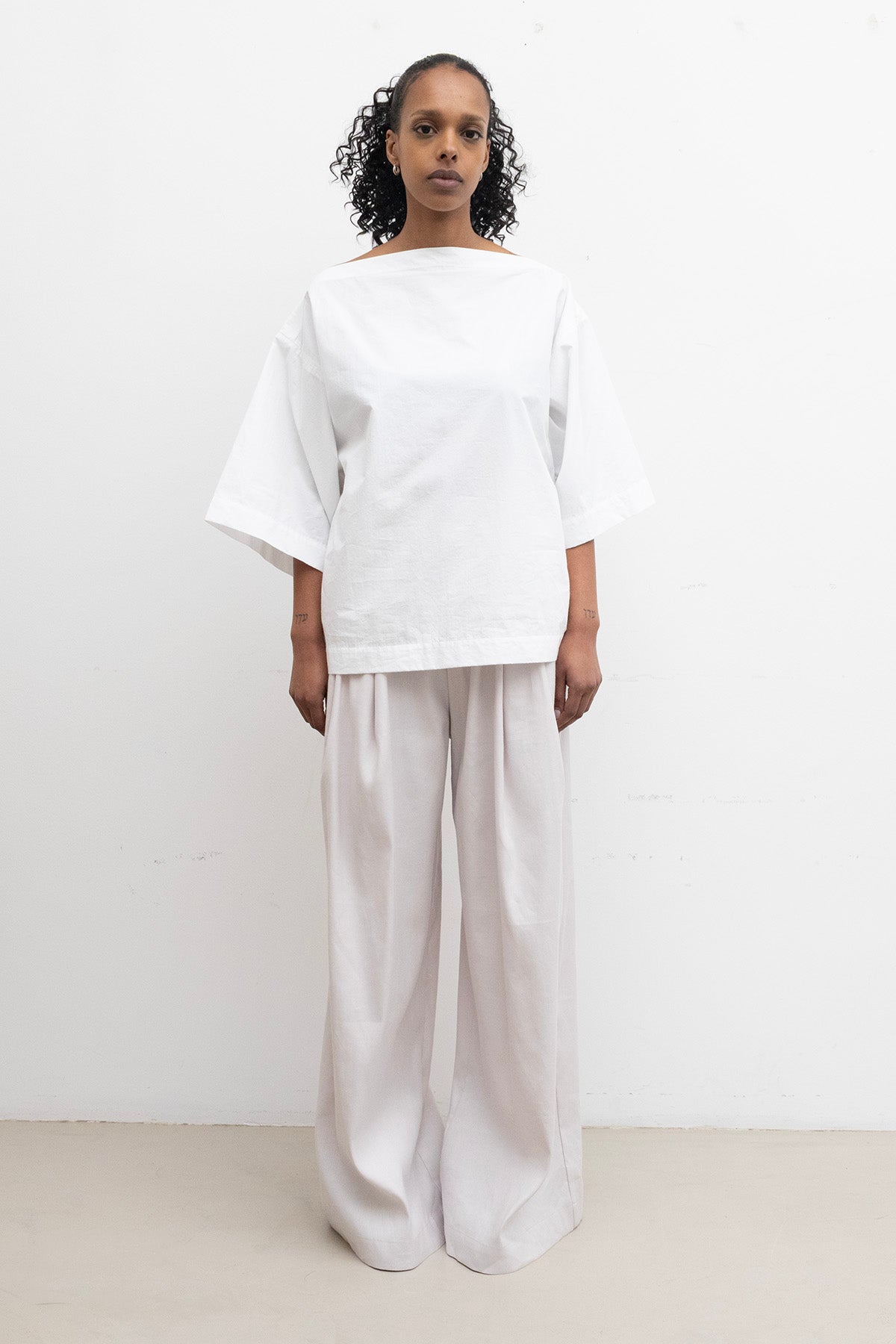 Tee Shirt in White Cotton Poplin