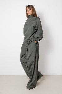 ARCHETYPE Indulging Top in Green Cotton Poplin (collar)