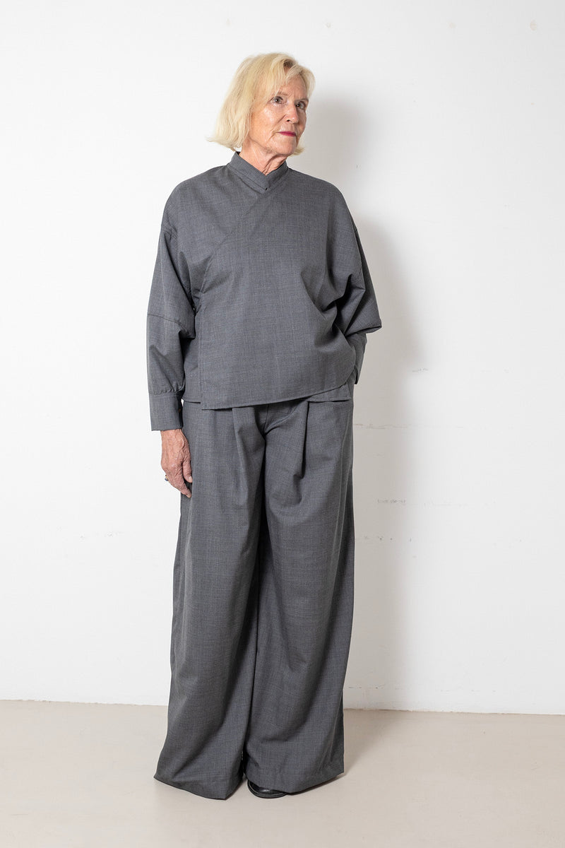 ARCHETYPE Enveloping Top in Grey Fine Wool