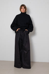 ARCHETYPE NAVY WOOL SWEATER