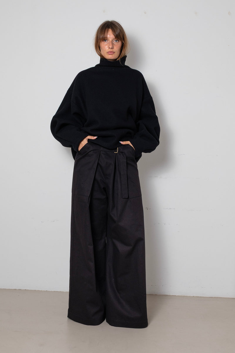 ARCHETYPE NAVY WOOL SWEATER