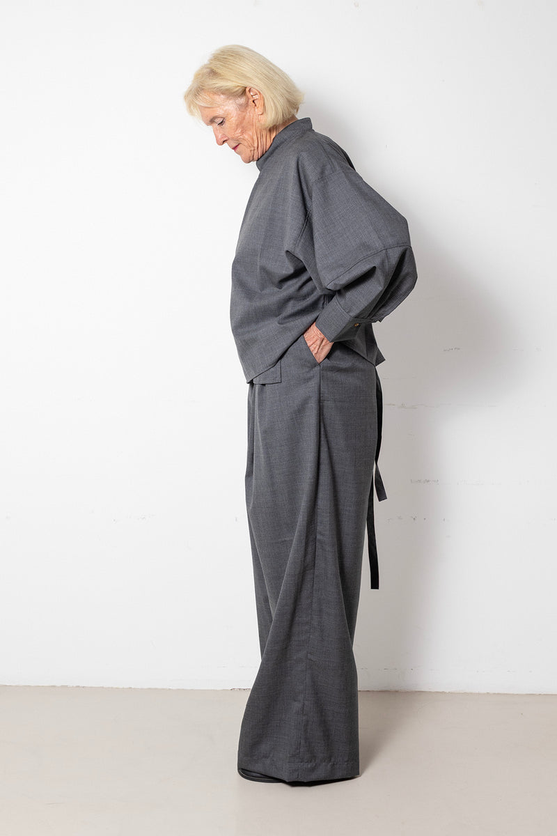 ARCHETYPE Enveloping Top in Grey Fine Wool