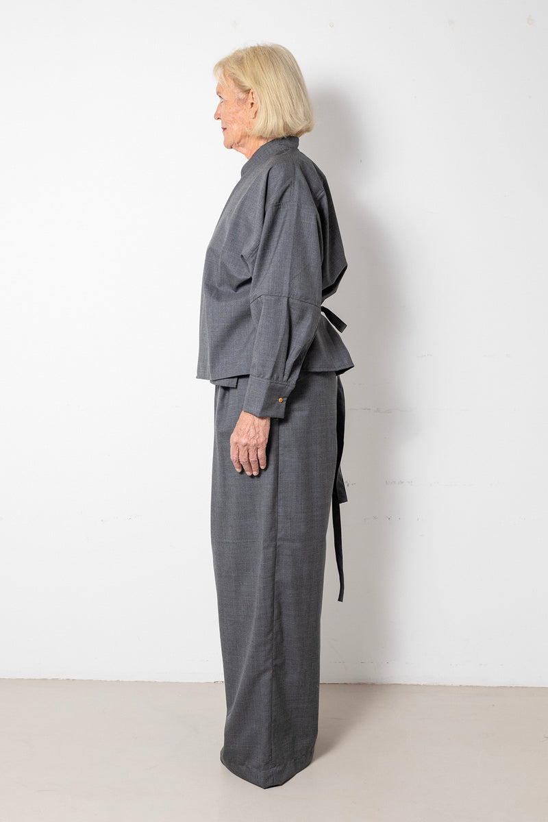 ARCHETYPE Enveloping Top in Grey Fine Wool
