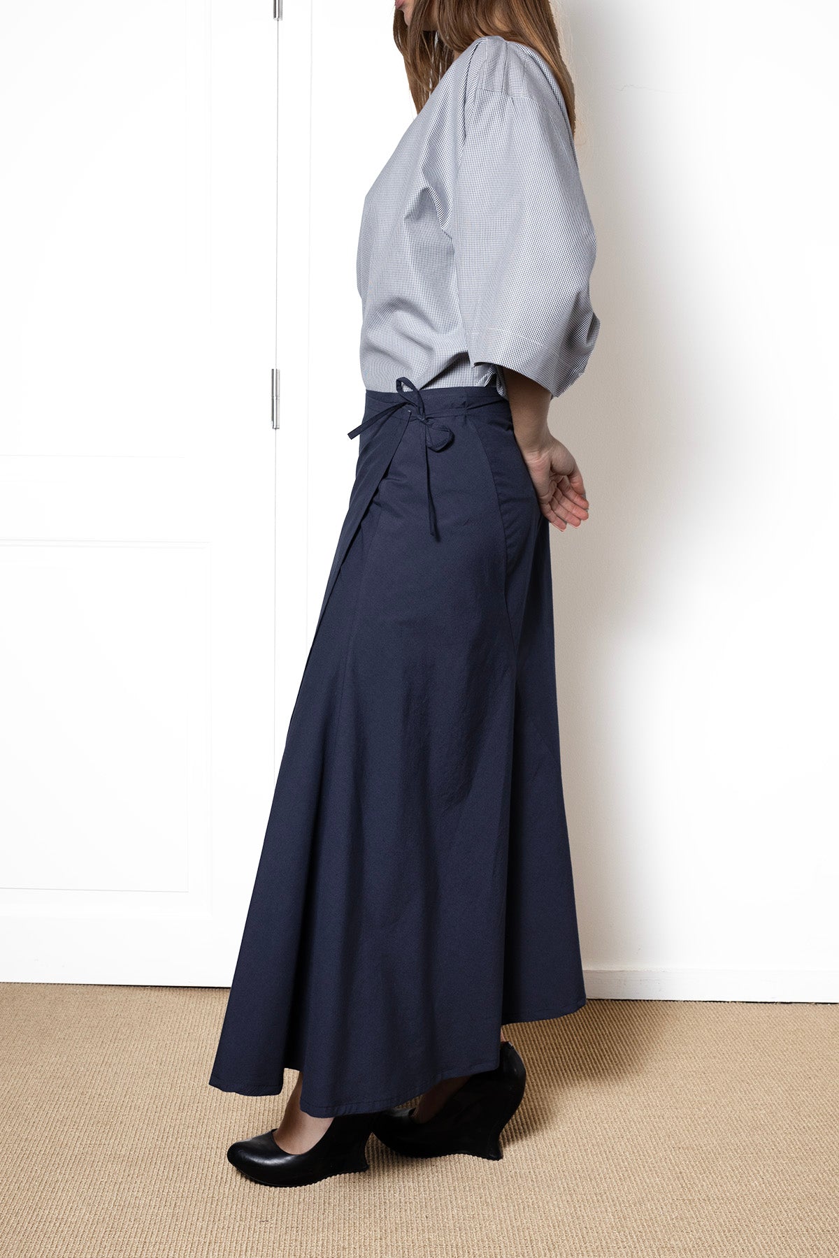 Enveloping Skirt in Navy Cotton Poplin