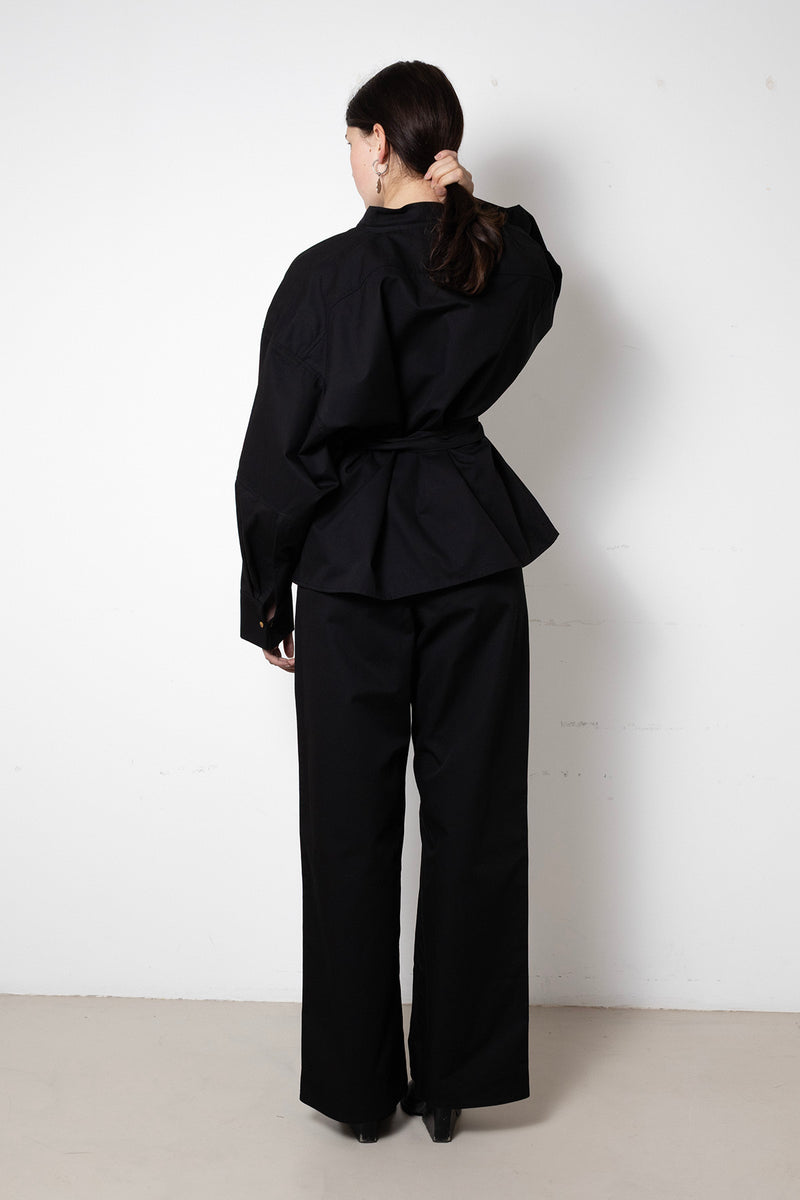 Archetype Enveloping Top in Black Twill