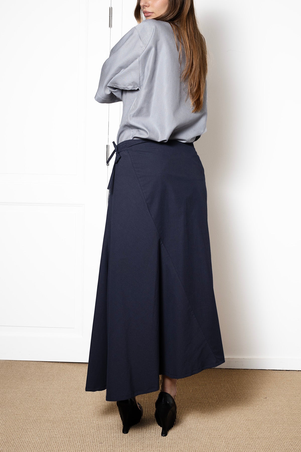 Enveloping Skirt in Navy Cotton Poplin