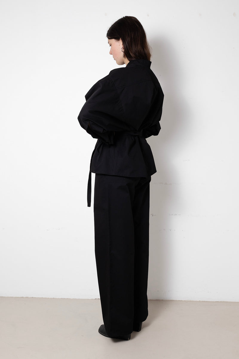 Archetype Enveloping Top in Black Twill