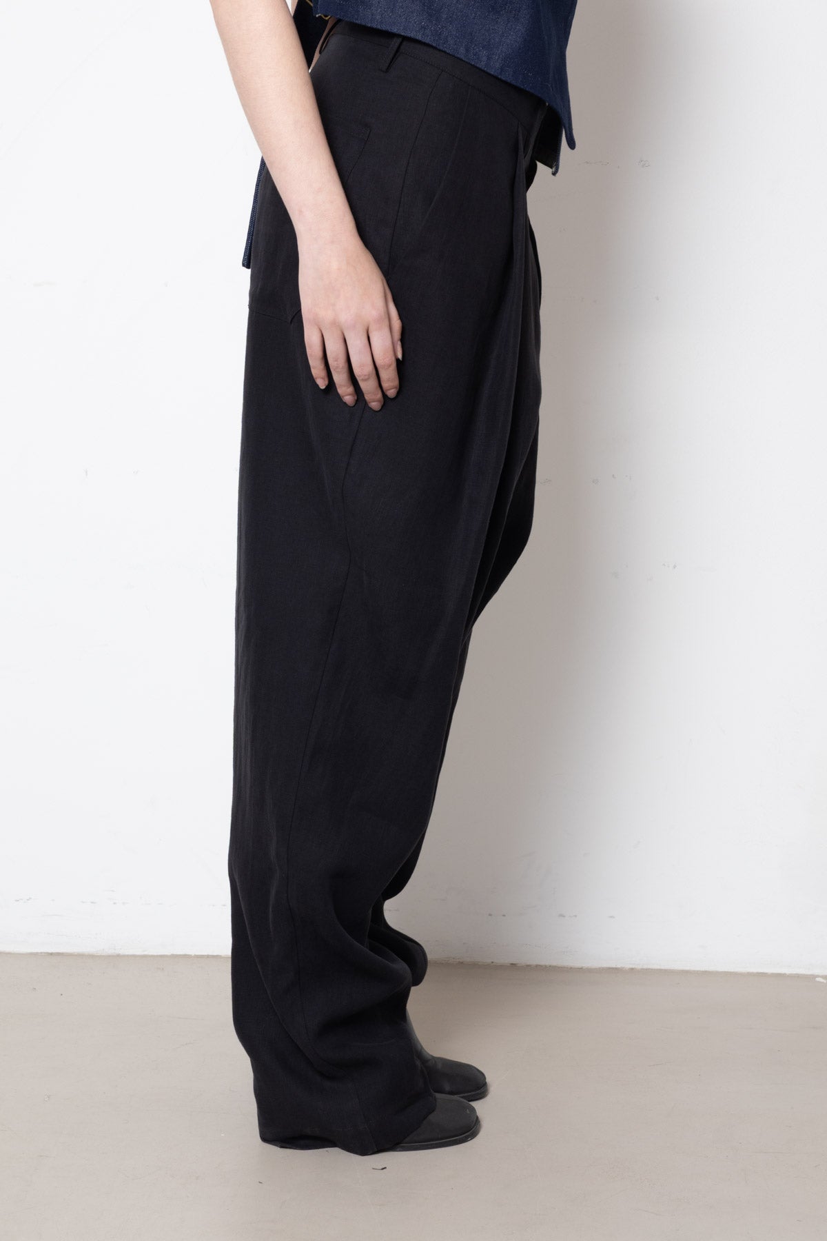 Billowing Trousers in Black Cotton Linen (narrow)