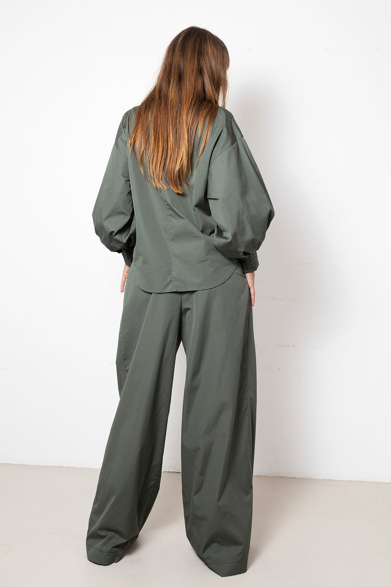 ARCHETYPE Indulging Top in Green Cotton Poplin (collar)
