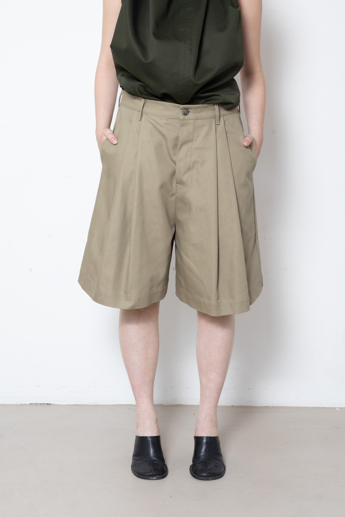 Billowing Shorts in Beige Canvas Cotton