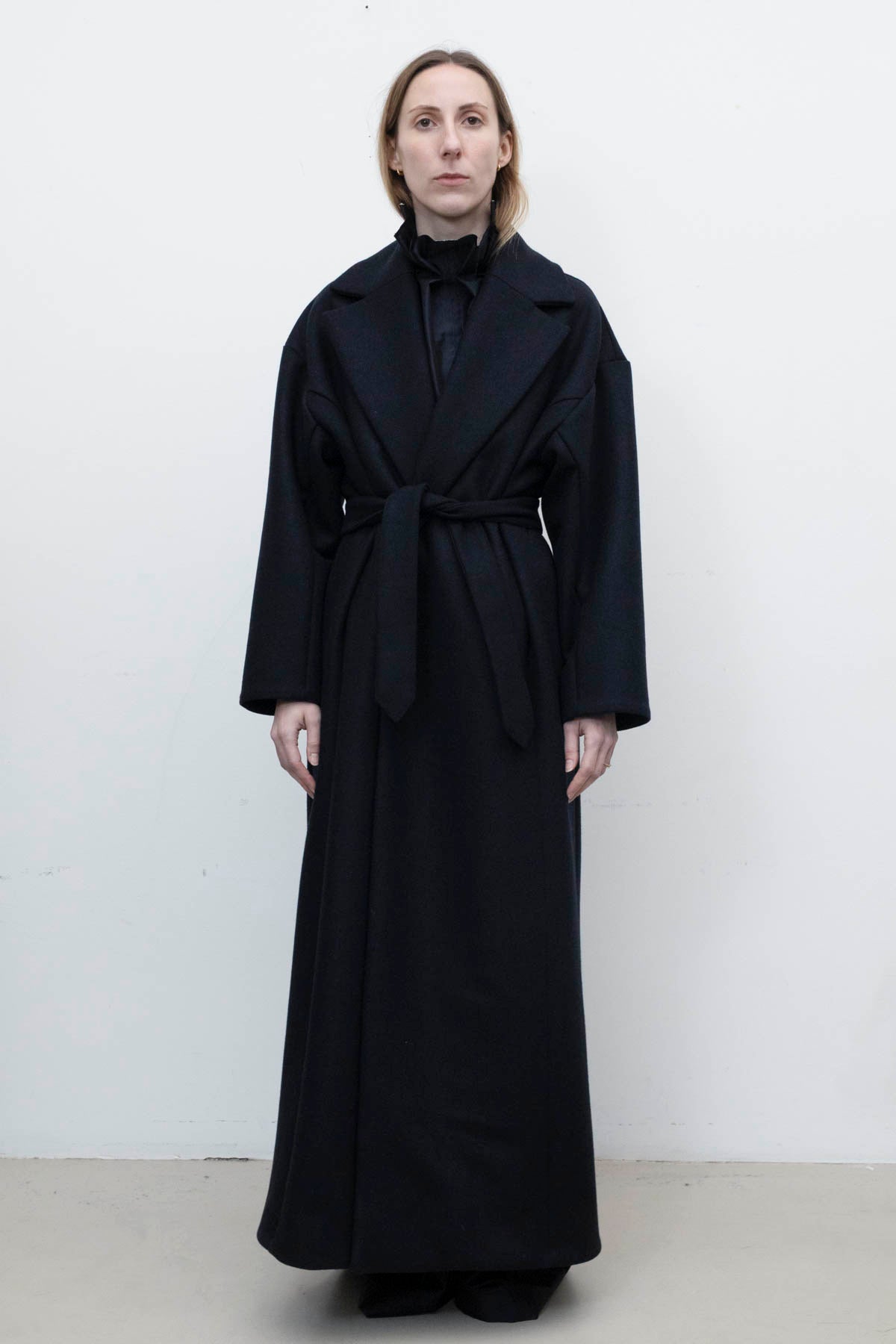"La Plume" Coat in Navy/Black Wool Herringbone