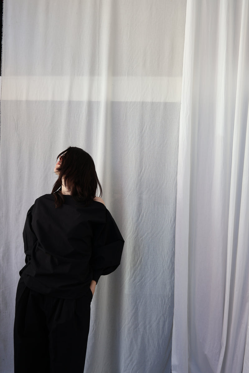 ARCHETYPE Indulging top in black cotton poplin