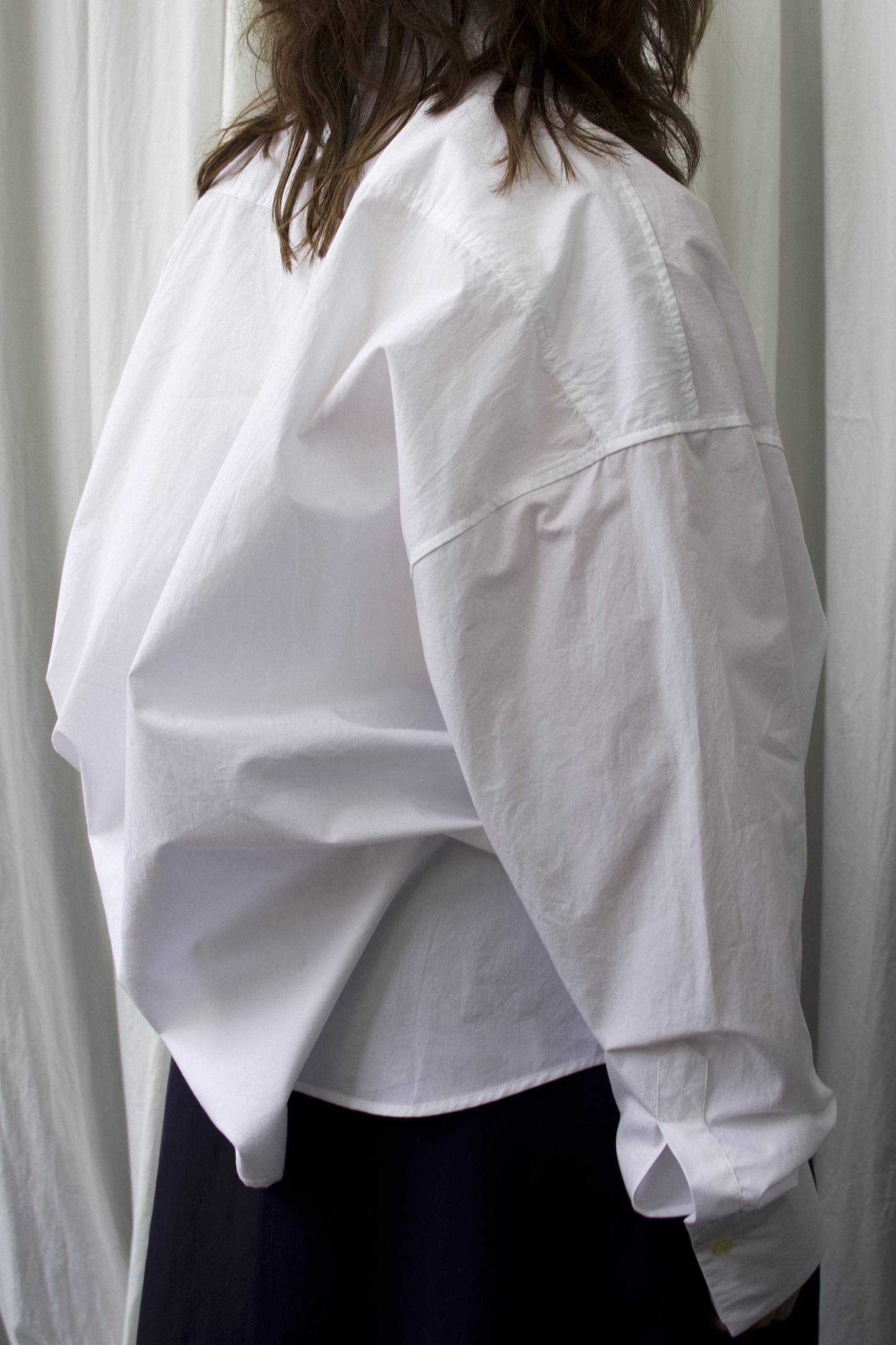 ARCHETYPE Billowing shirt in white cotton poplin