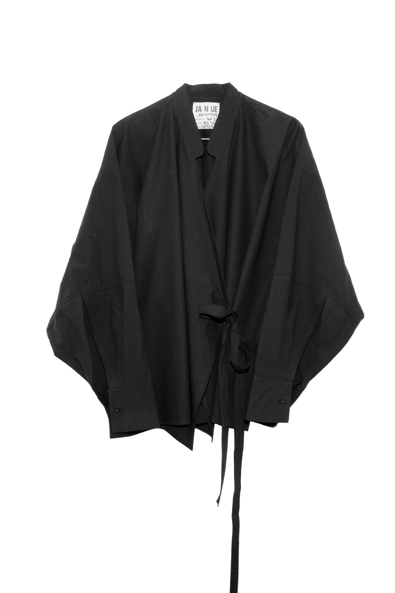 ARCHETYPE Enveloping top in black cotton poplin