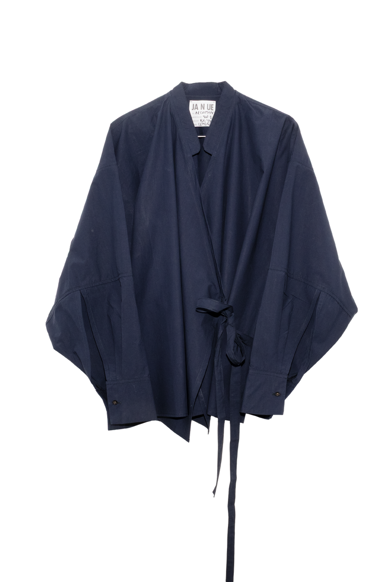 ARCHETYPE Enveloping top in navy cotton poplin