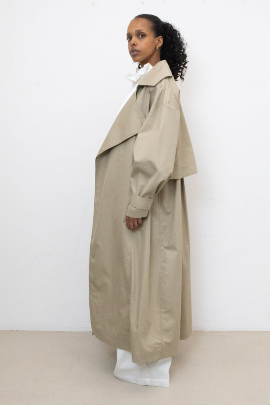 Trench Coat in Beige Waterproof Cotton