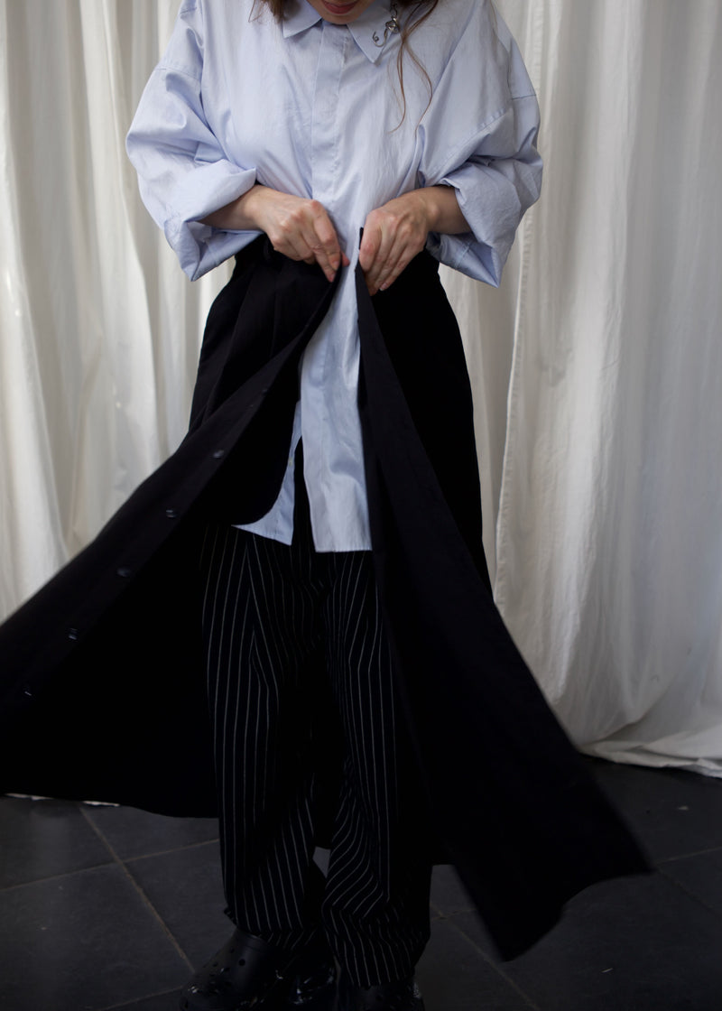 ARCHETYPE Billowing skirt in black cotton poplin
