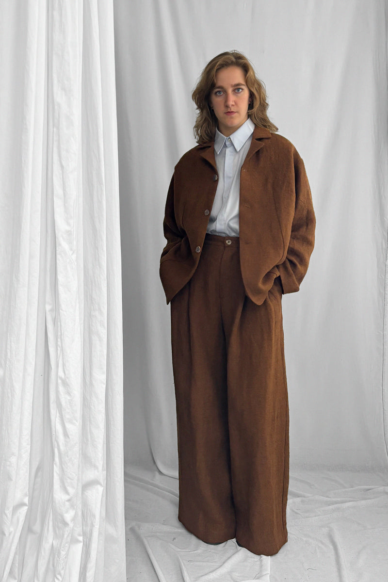 ARCHETYPE Pinching vest in caramel linen