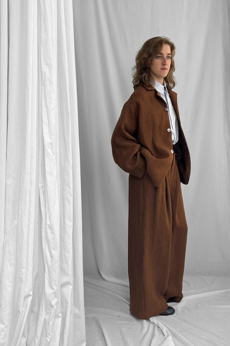 ARCHETYPE Pinching vest in caramel linen