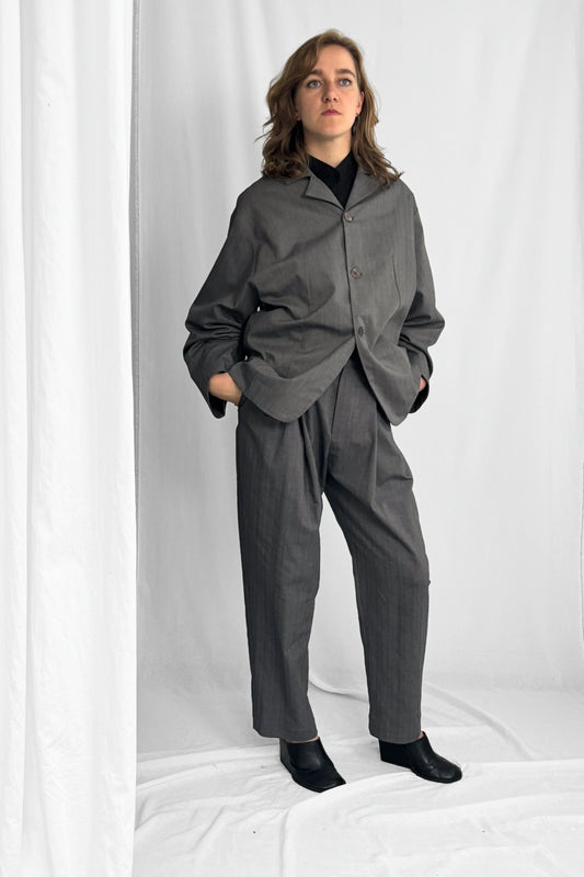 ARCHETYPE Pinching Vest in grey herringbone cotton
