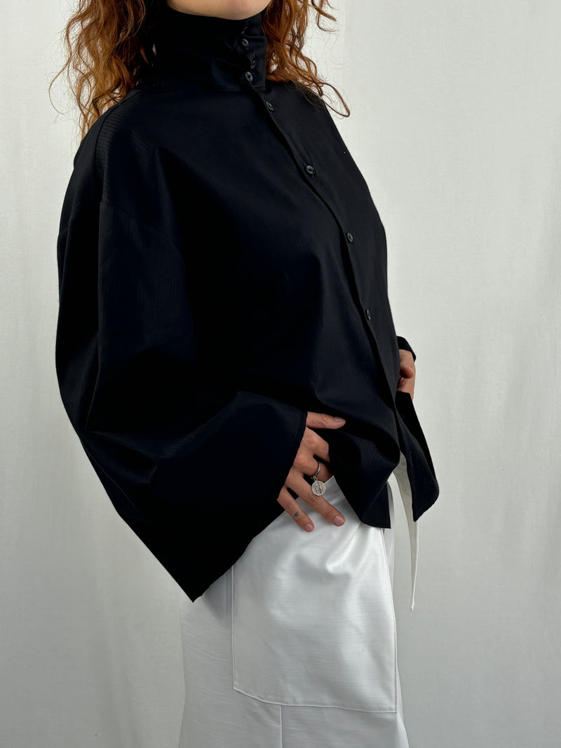 ARCHETYPE Waving shirt in black pinstriped cotton