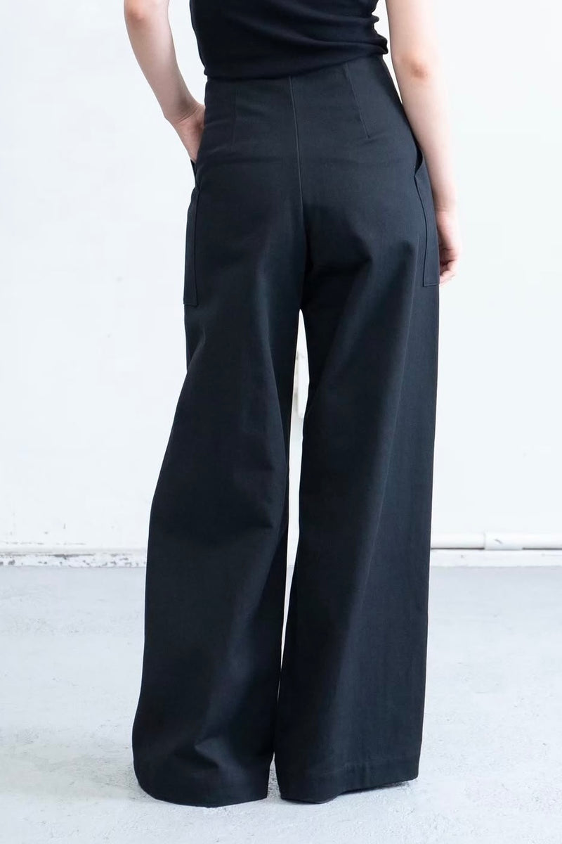 ARCHETYPE Folded Trousers in Black Canvas