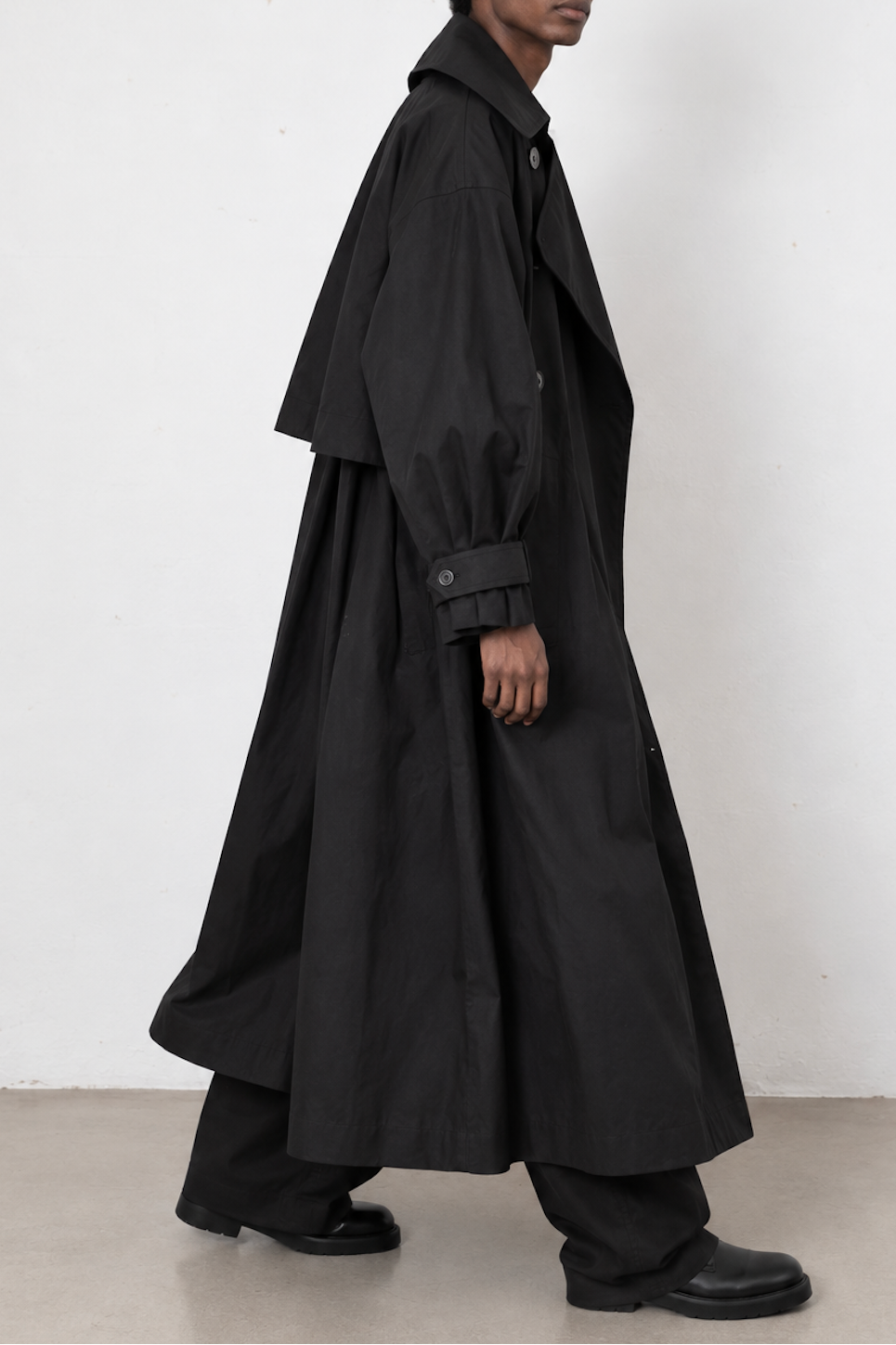 Trench Coat in Black Waterproof Cotton